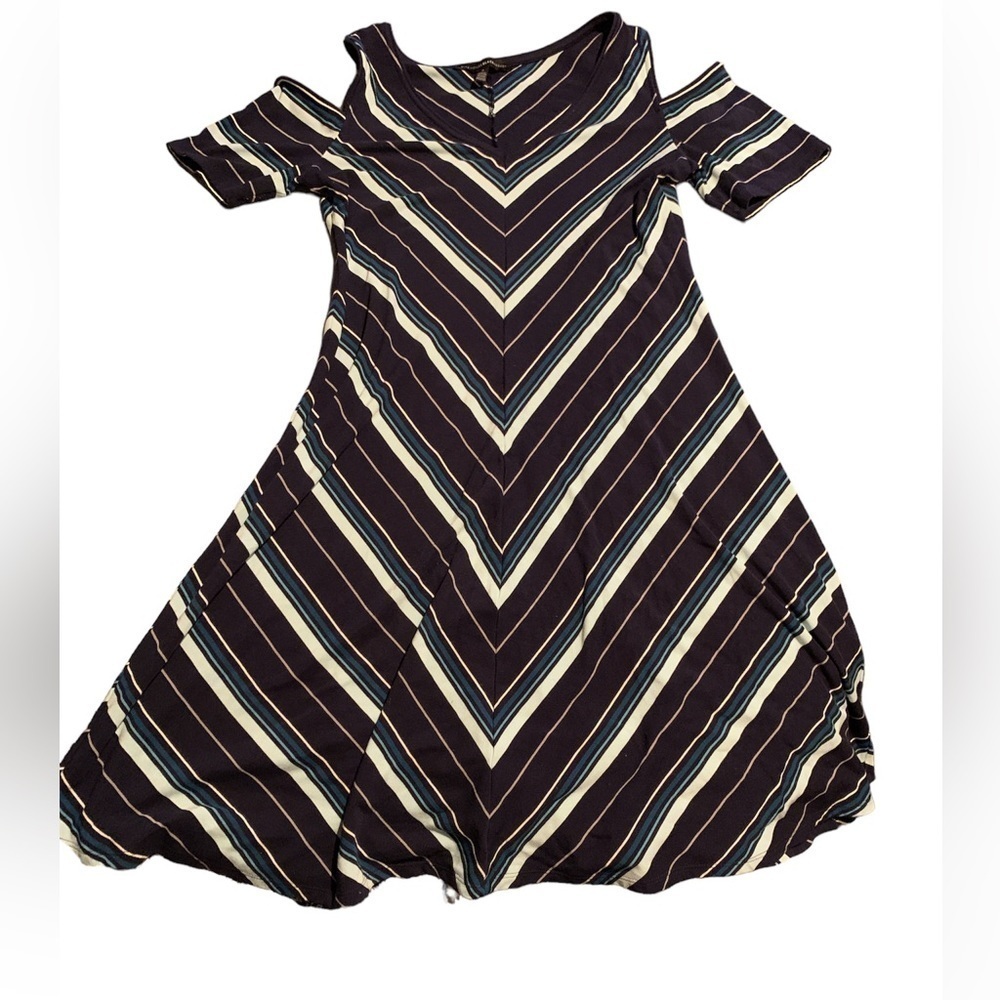 White House Black Market fit and flare striped dress small NWOT cut out shoulder